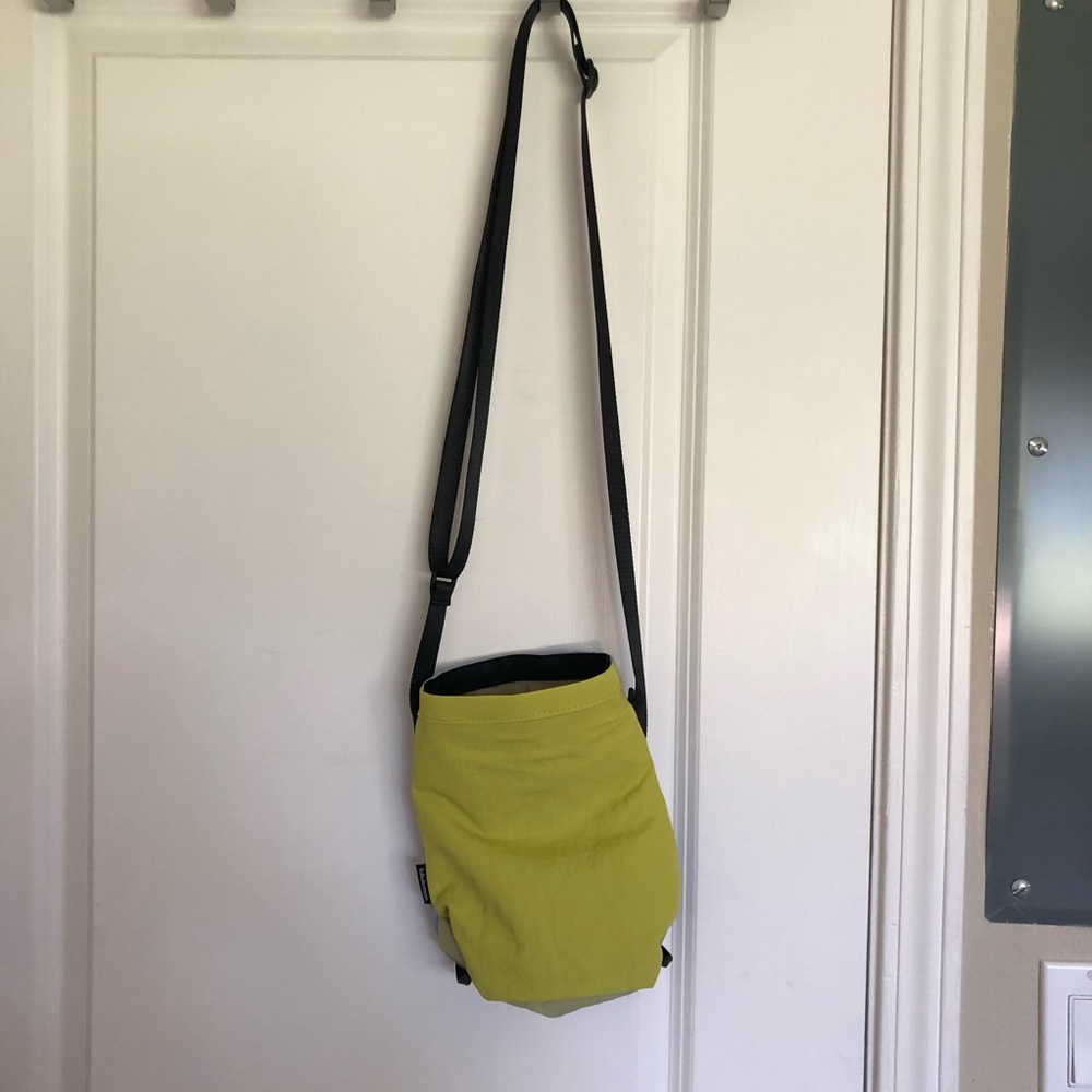 Lululemon waterbottle crossbody bag